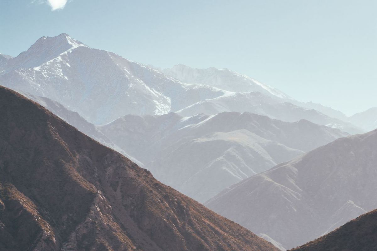 Valle cordillerano en Mendoza